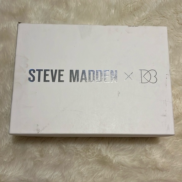 STEVE MADDEN Strappy Baguette Crystal Strap Stiletto Heels! - Picture 7 of 9